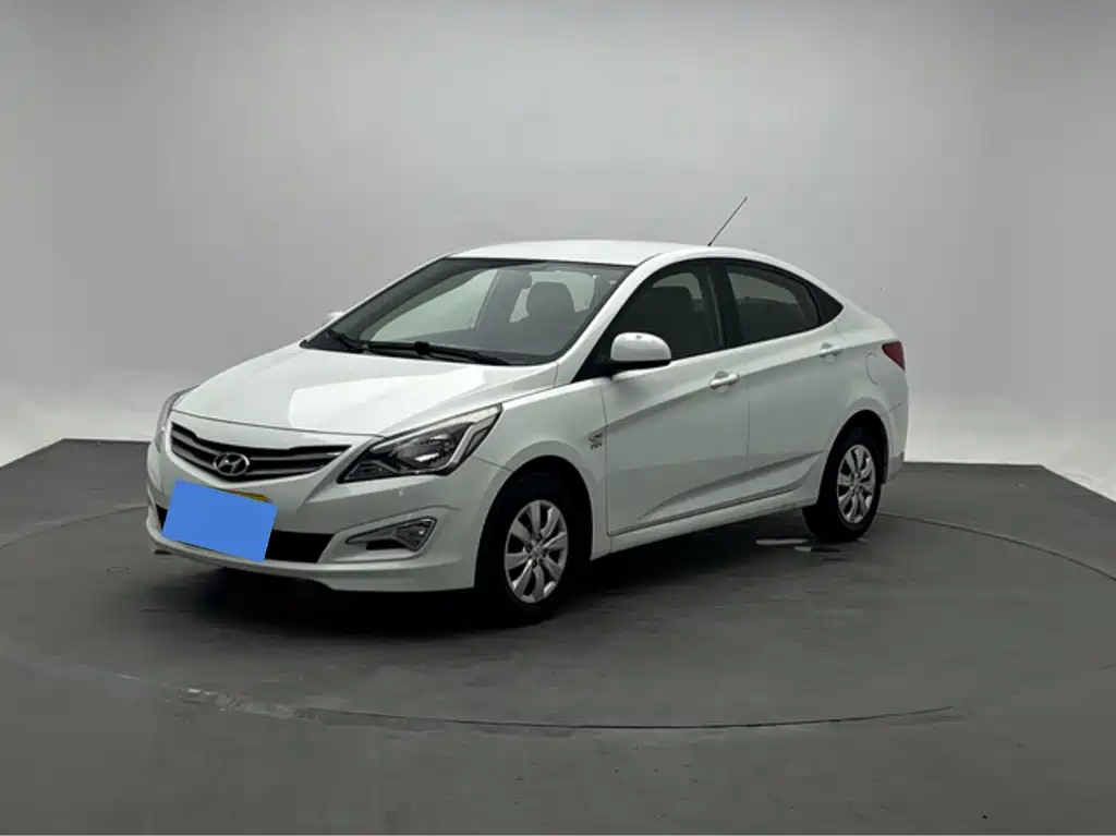 Hyundai Verna 2015