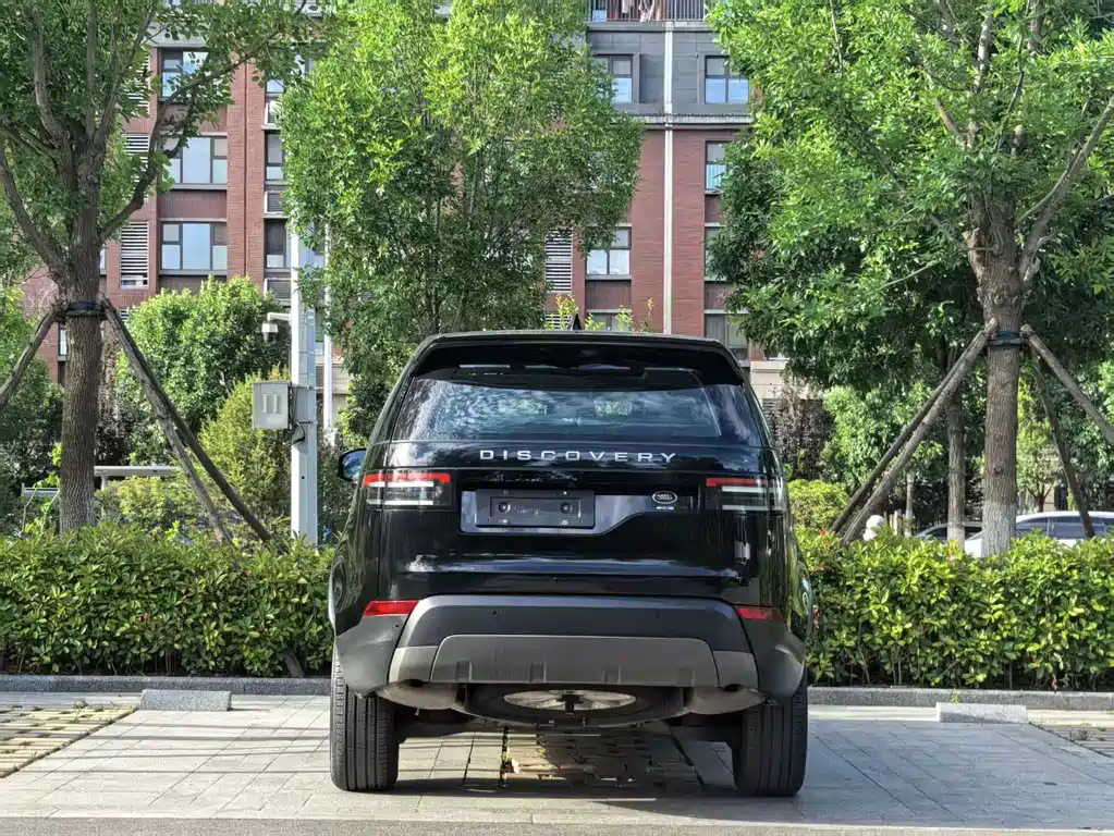 Land Rover Discovery 2018 — фото 15