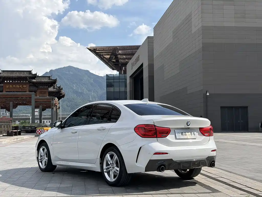BMW 1 Series 2021
