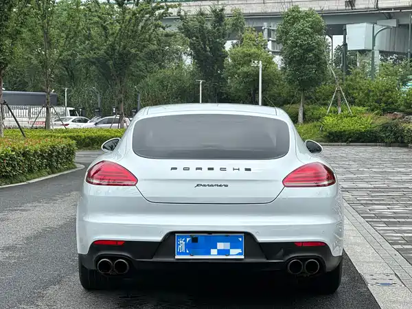Porsche Panamera 2016