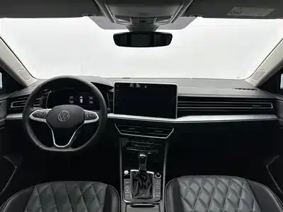 Volkswagen Sagitar 2022