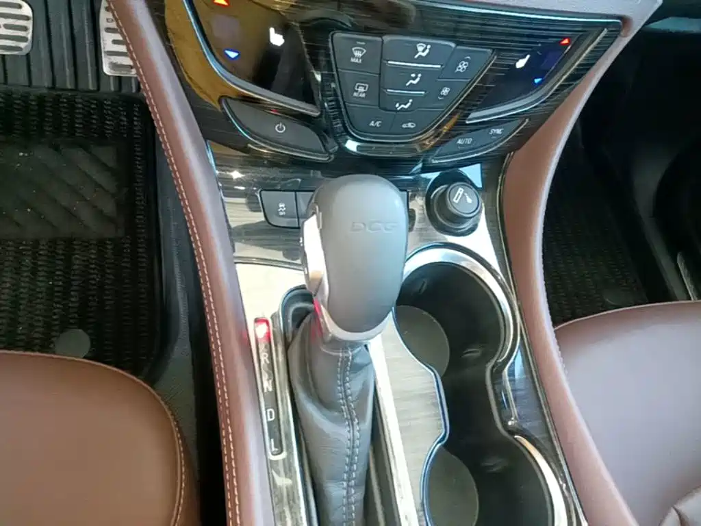 Buick Envision Plus 2018 — фото 14