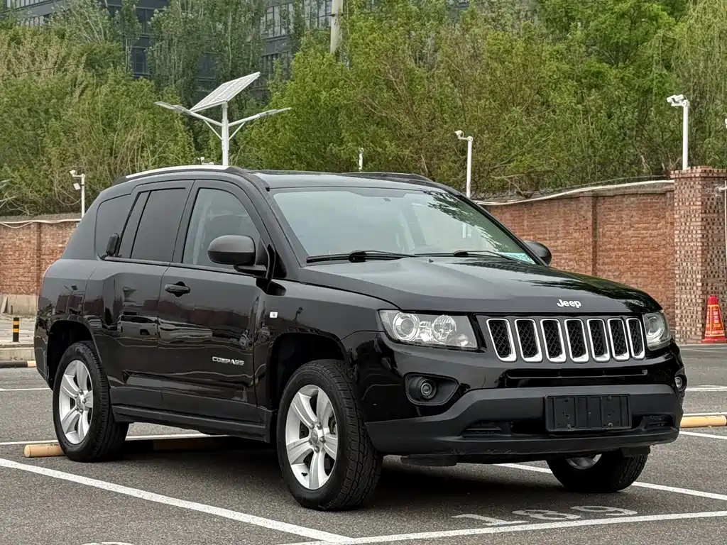 Jeep Compass 2013 — фото 3