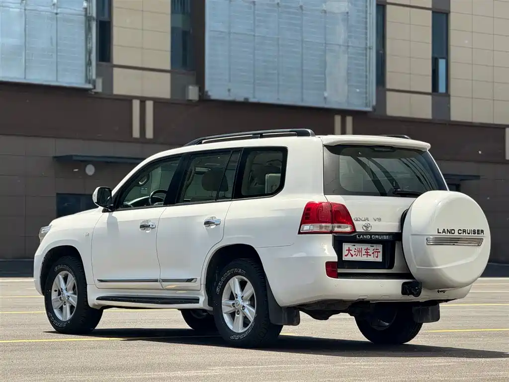 Toyota Land Cruiser 2010 — фото 8