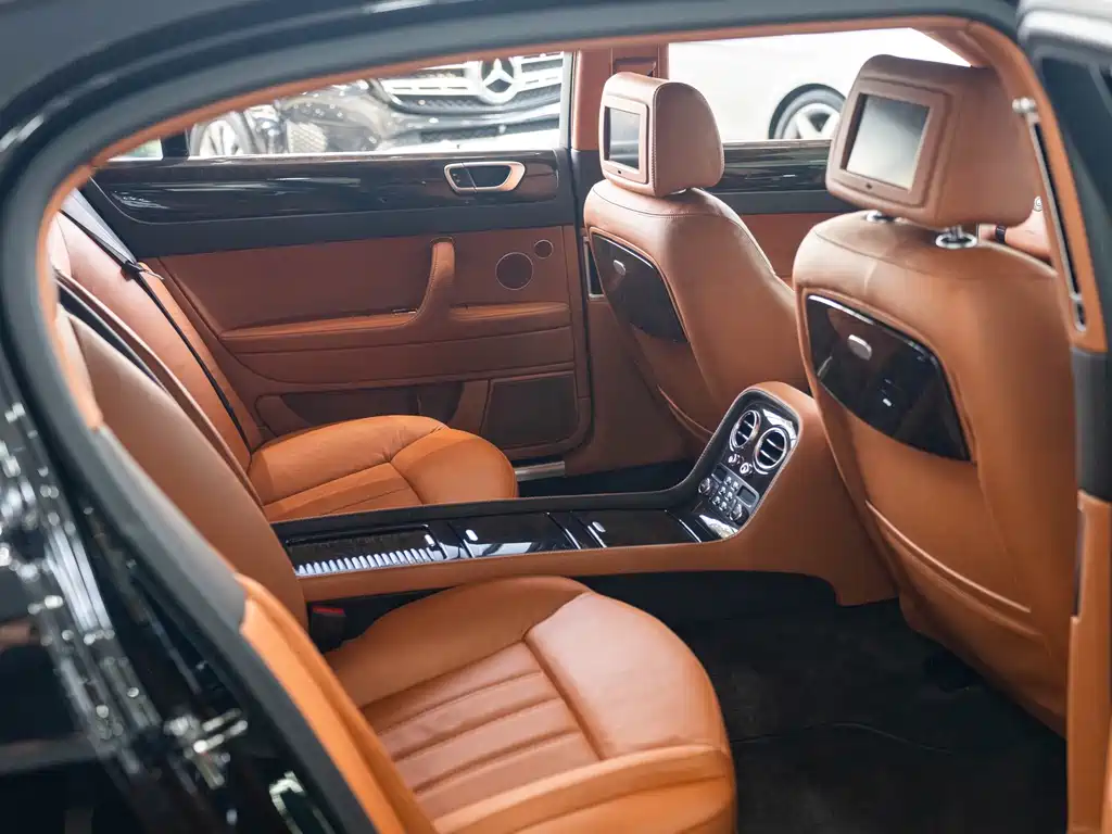 Bentley Flying Spur 2012 — фото 31