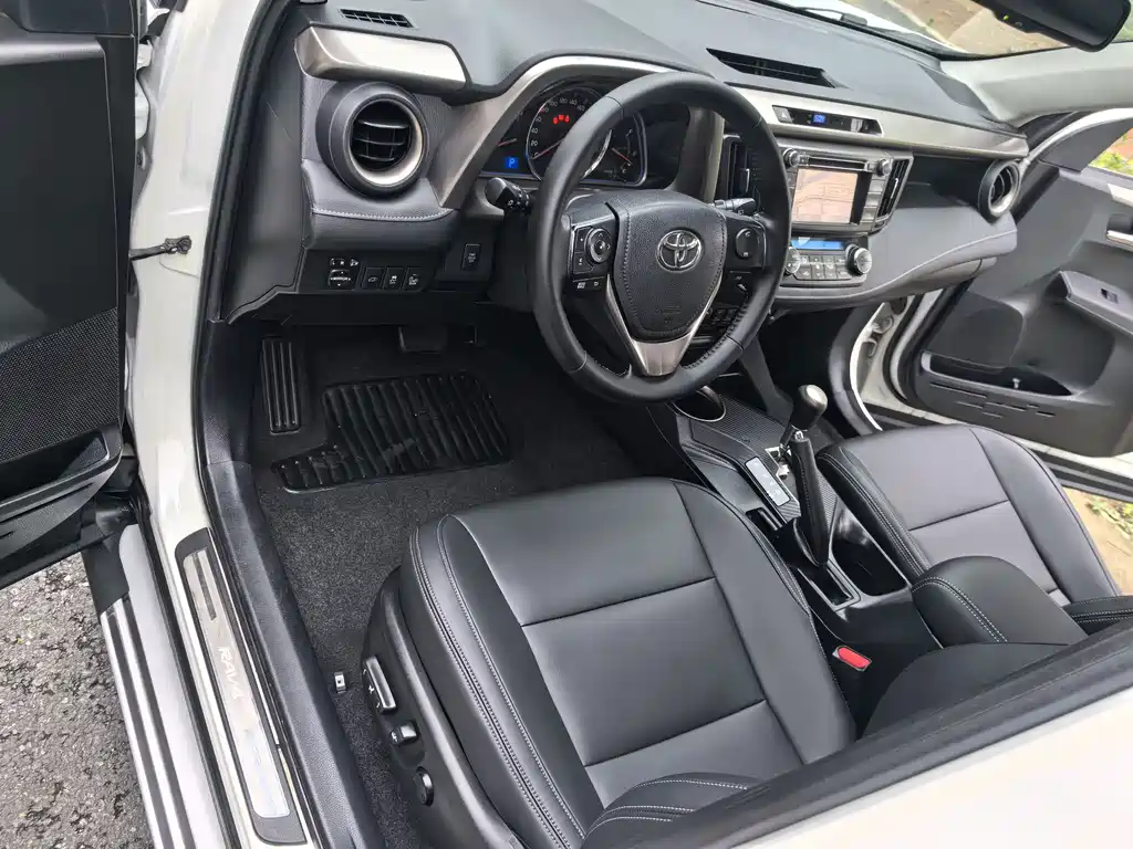 Toyota RAV4 2014 — фото 14