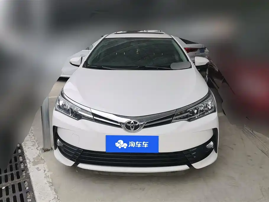 Toyota Corolla 2018 — фото 2