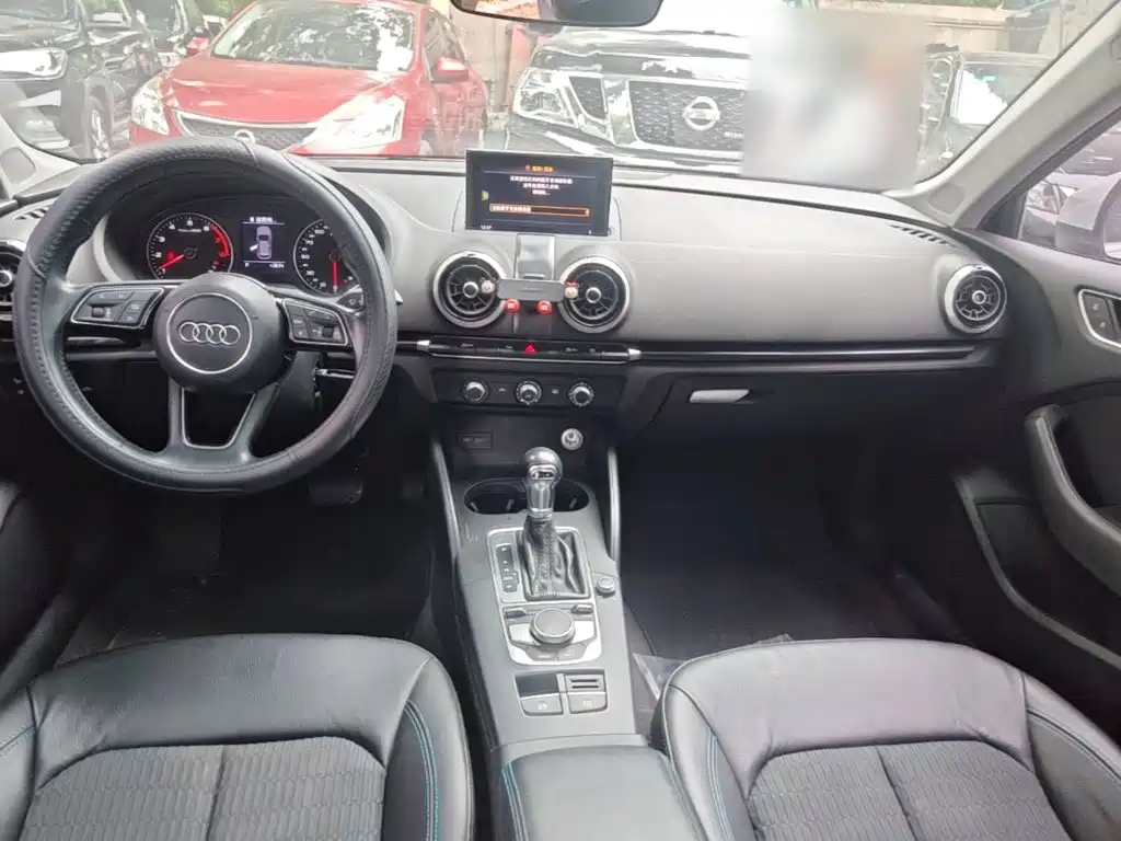 Audi A3 2018 — фото 10
