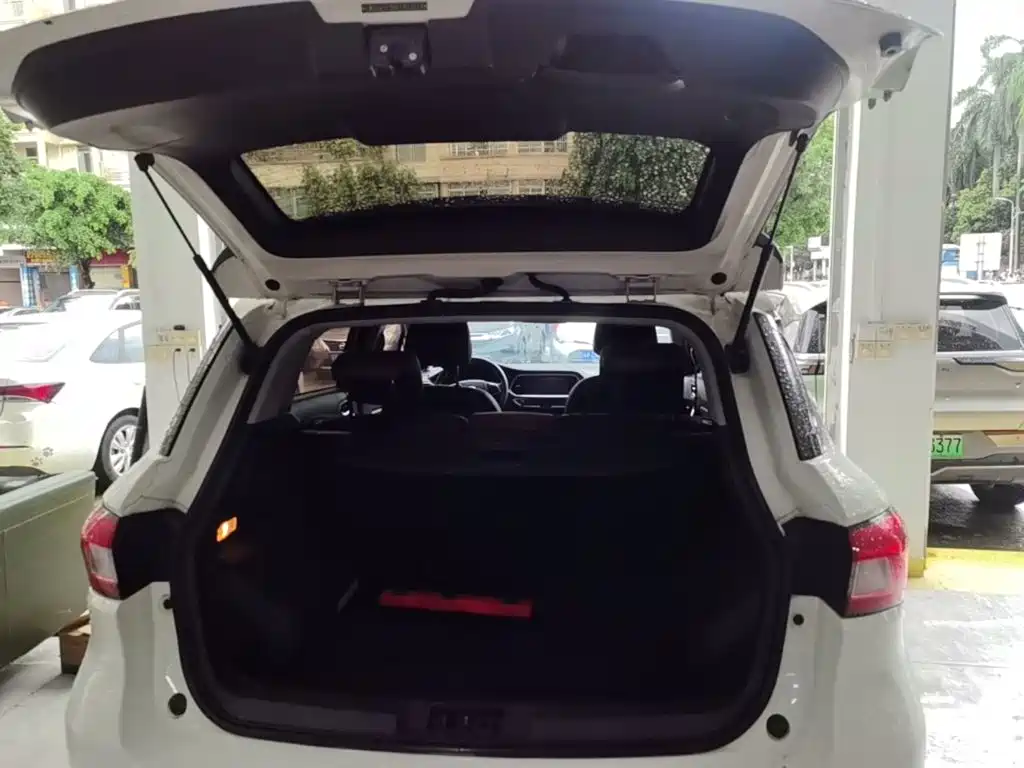 GAC Motor Trumpchi GS4 2015 — фото 19