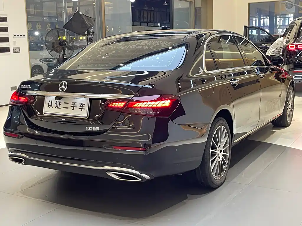 Mercedes-Benz E-Class 2022 — фото 22