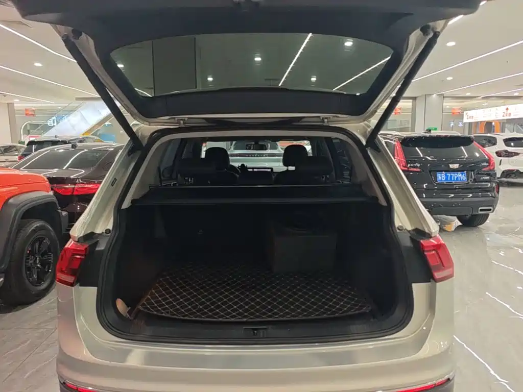 Volkswagen Tiguan L 2021 — фото 19