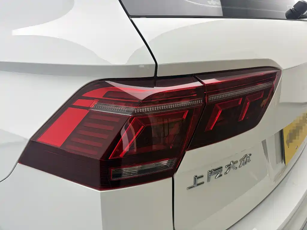 Volkswagen Tiguan L 2023 — фото 11