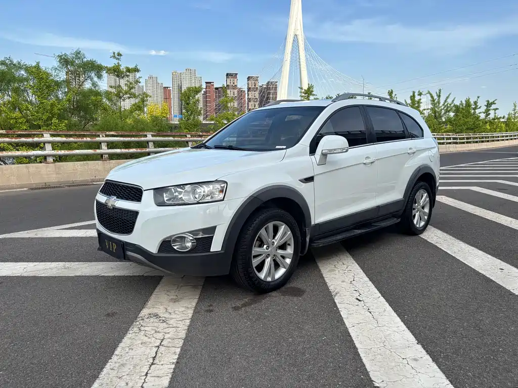 Chevrolet Captiva 2015 — фото 1