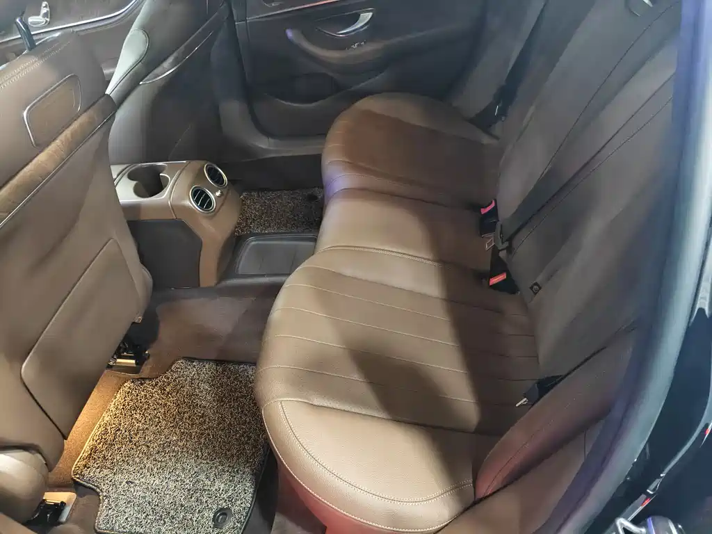 Mercedes-Benz E-Class 2018 — фото 10