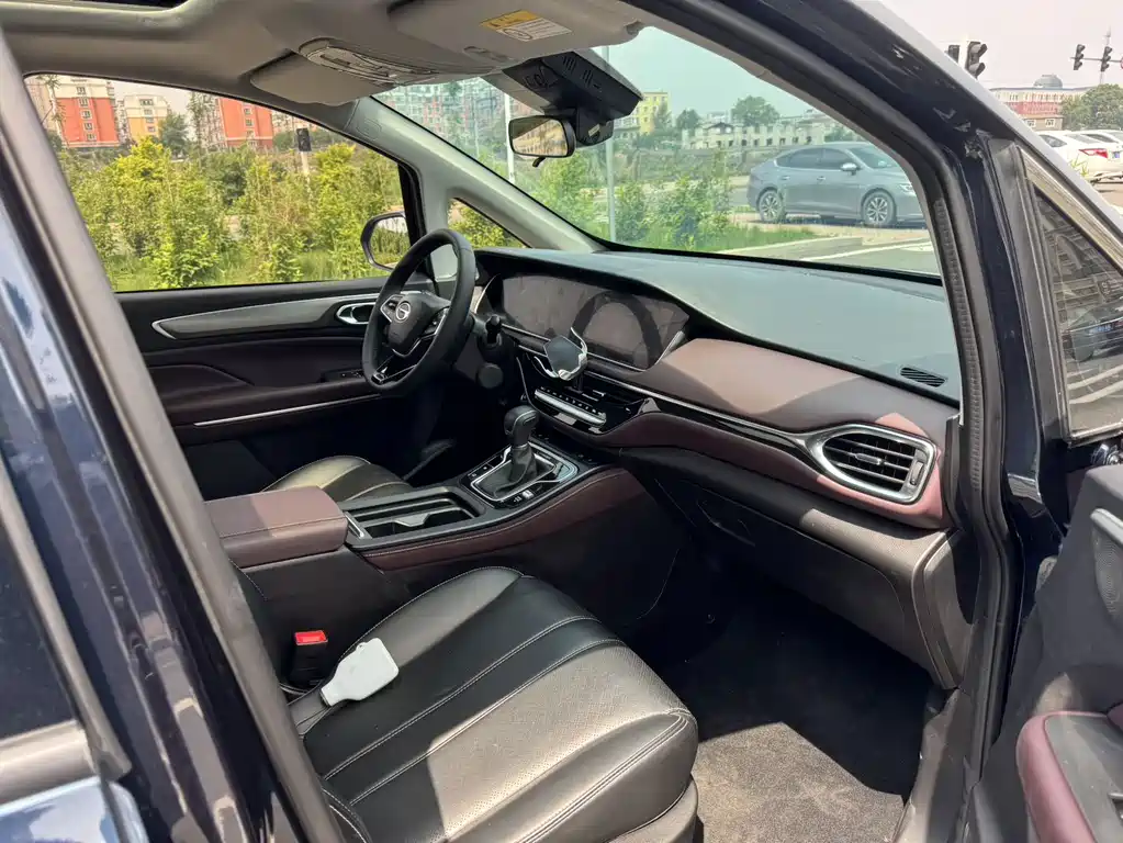 GAC Motor Trumpchi M6 2022 — фото 20