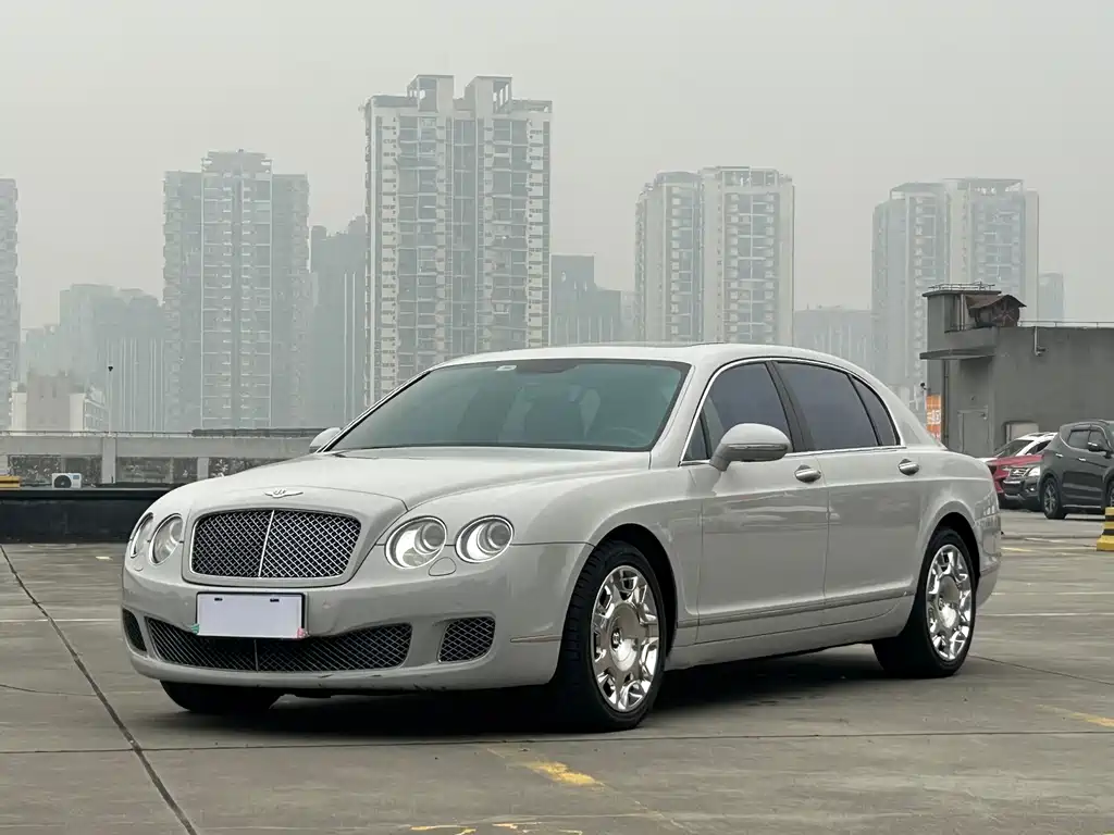 Bentley Flying Spur 2013 — фото 1