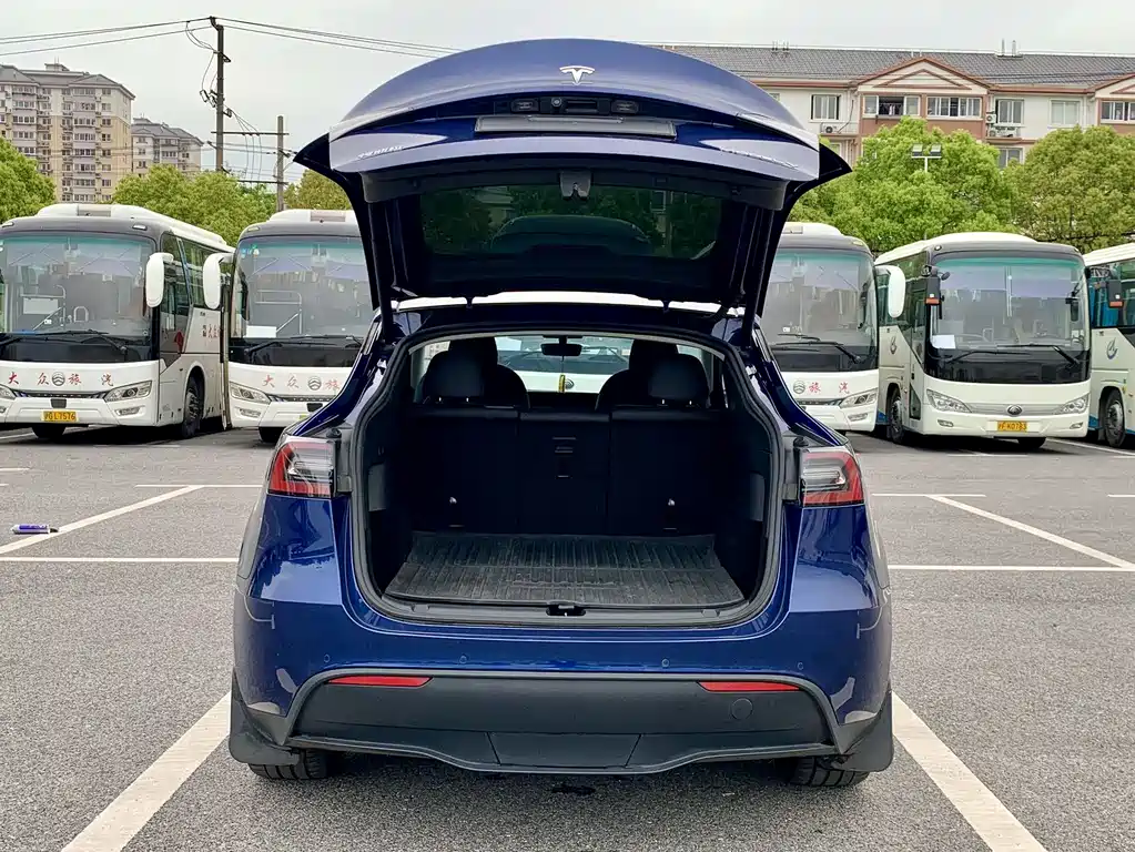 Tesla Model Y 2021 — фото 16