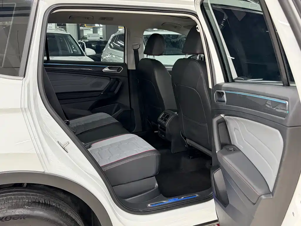 Volkswagen Tiguan L New Energy 2023 — фото 13