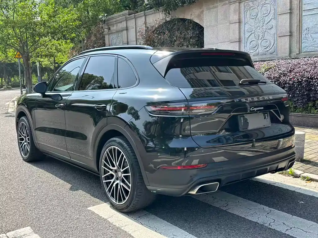 Porsche Cayenne 2018 — фото 15