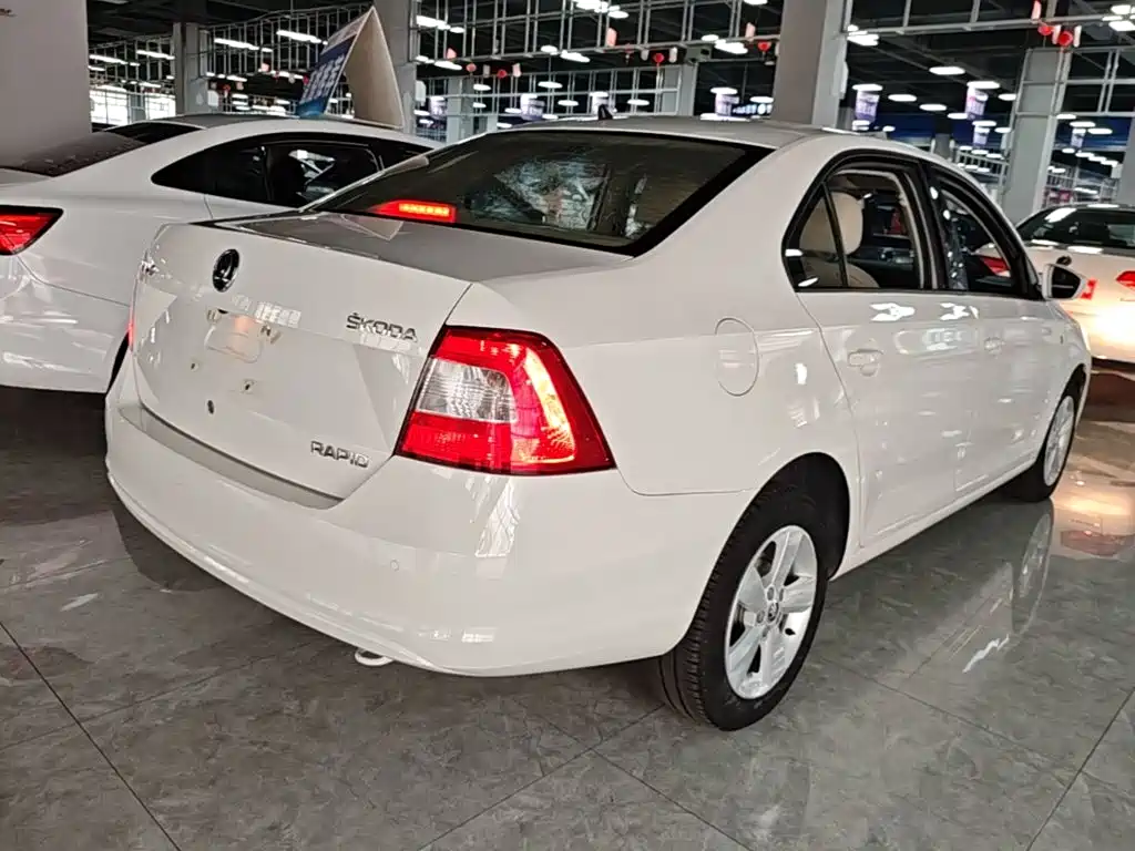Skoda Rapid 2015