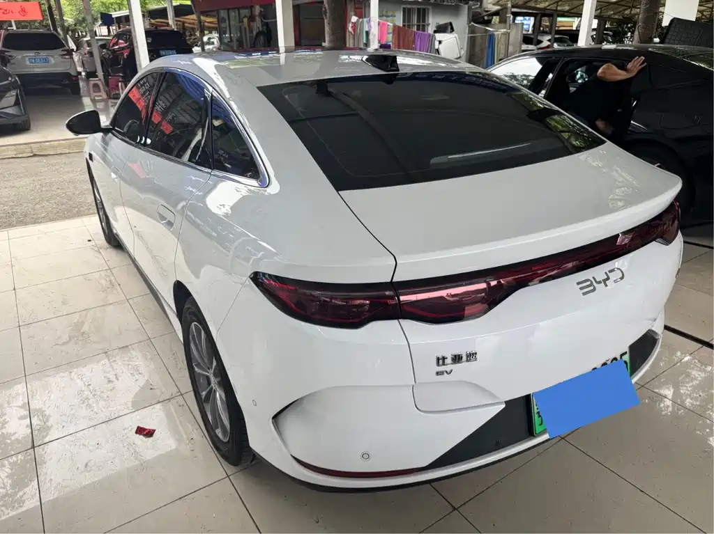 BYD Qin L 2025 — фото 7