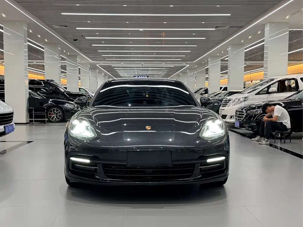 Porsche Panamera 2020 — фото 2