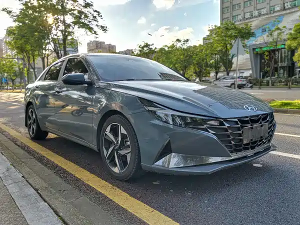 Hyundai Elantra 2021