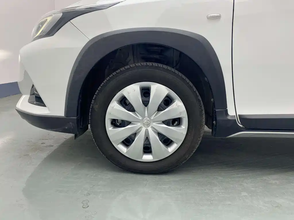 Toyota Yaris L 2022 — фото 23