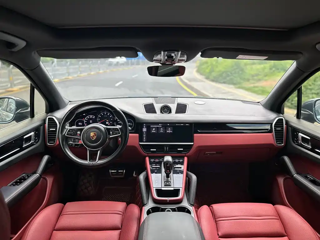 Porsche Cayenne 2019 — фото 14