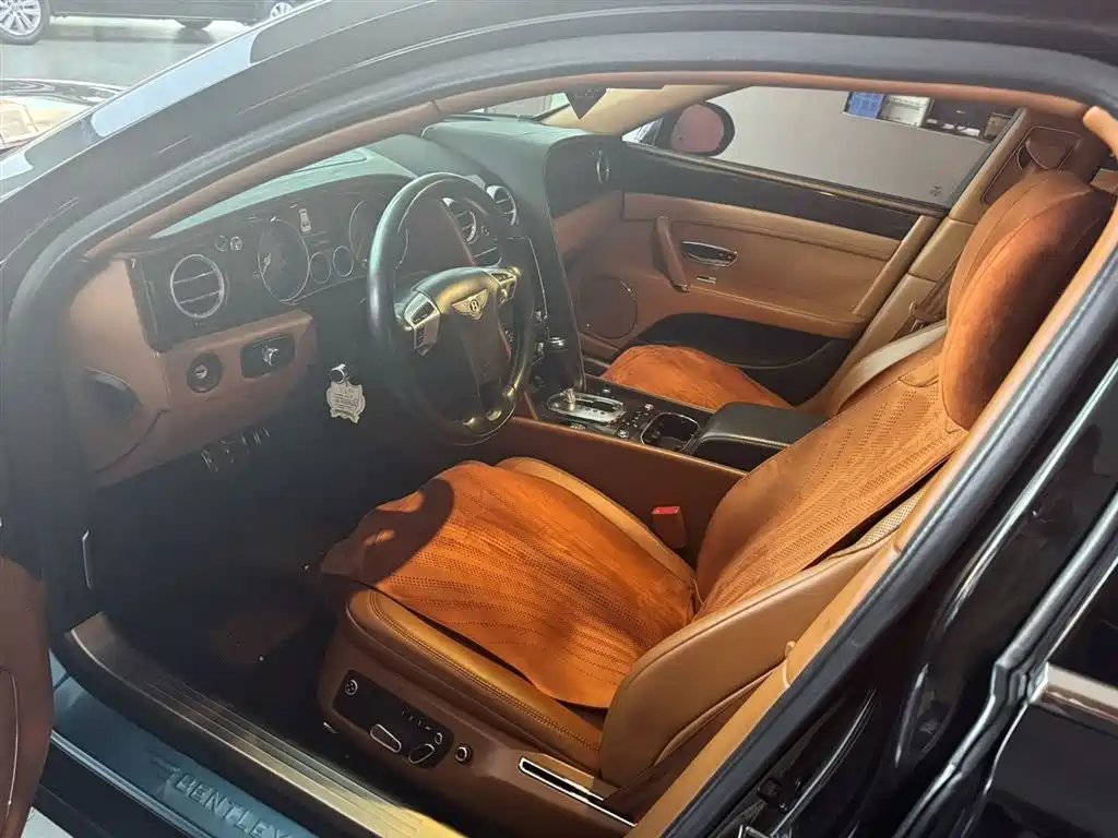 Bentley Flying Spur 2014 — фото 8