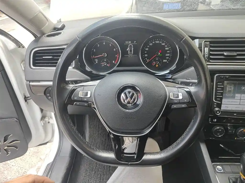 Volkswagen Sagitar 2015 — фото 11