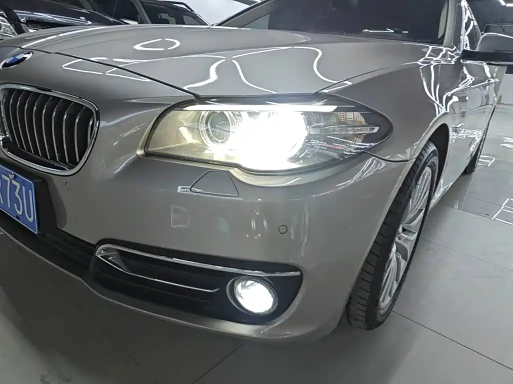 BMW 5 Series 2015 — фото 24