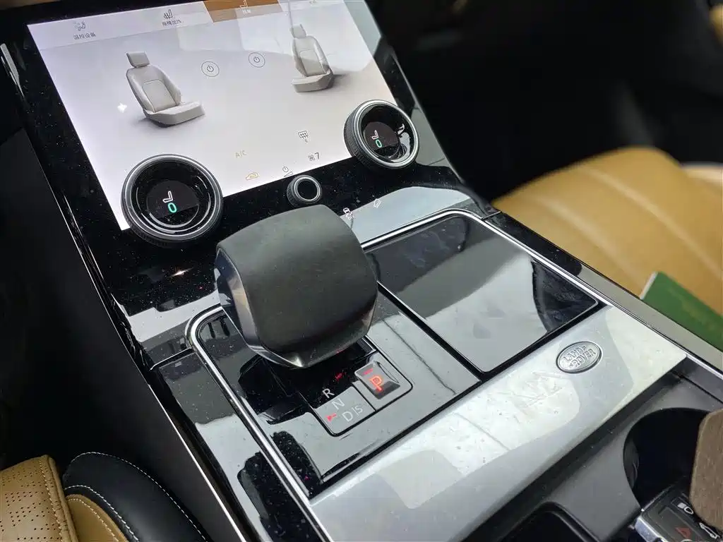 Land Rover Velar 2022 — фото 10