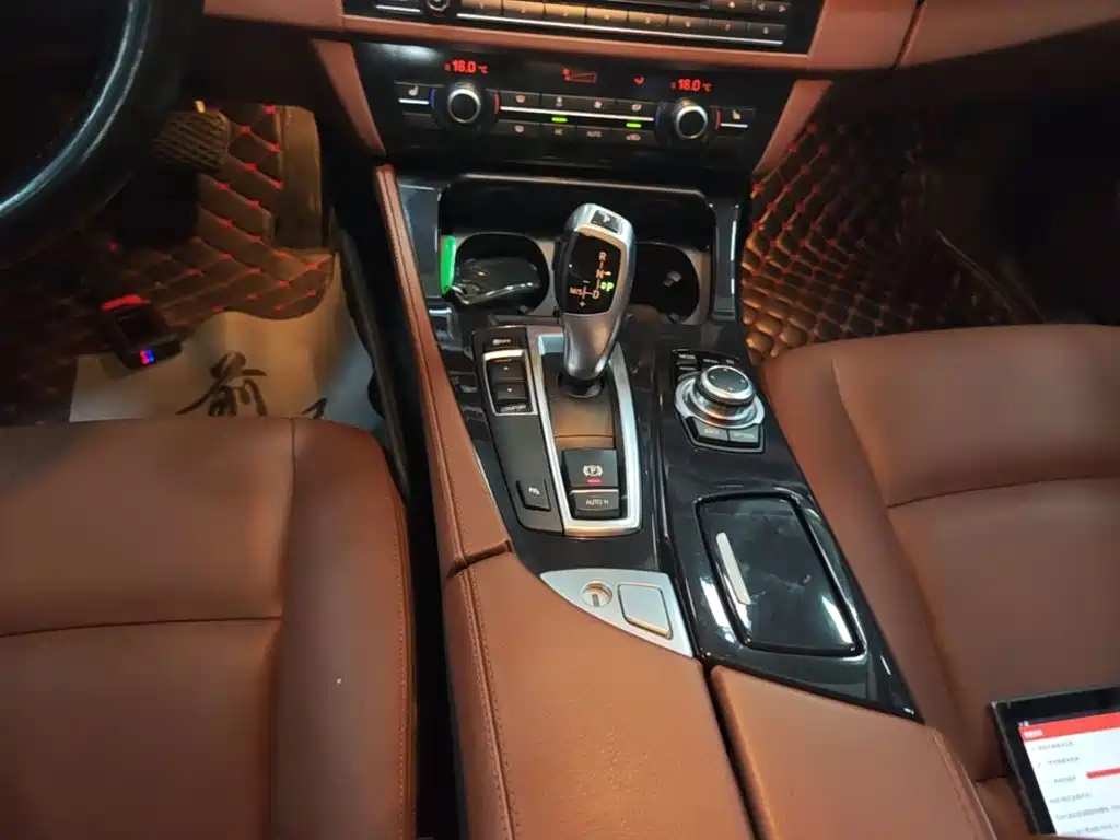 BMW 5 Series 2016 — фото 14