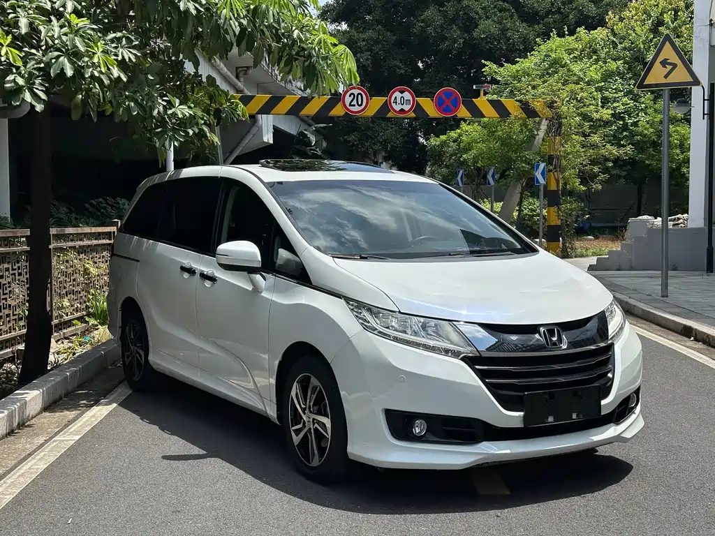 Honda Odyssey 2017 — фото 3