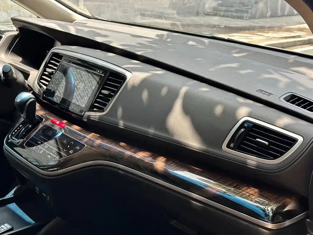 Honda Odyssey 2017 — фото 30