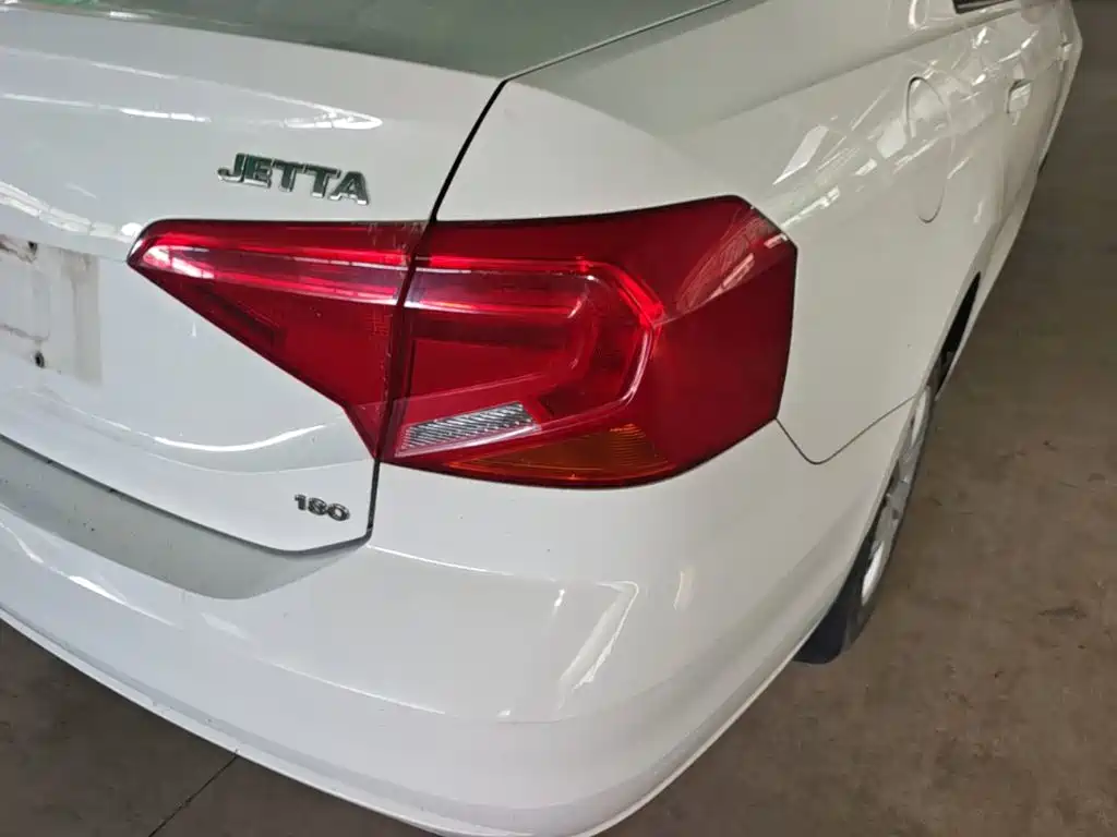 Volkswagen Jetta 2018 — фото 8