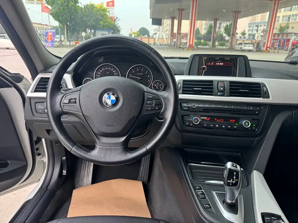 BMW 3 Series 2013 — фото 11