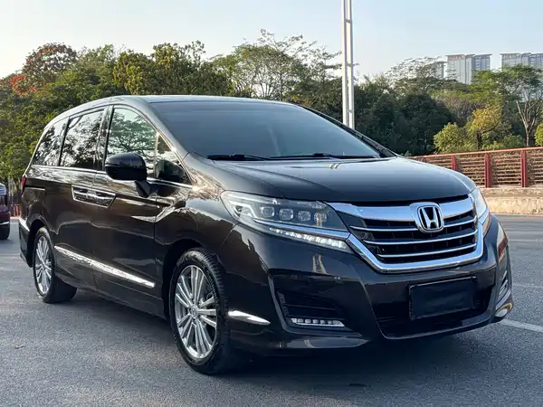 Honda Elysion 2016
