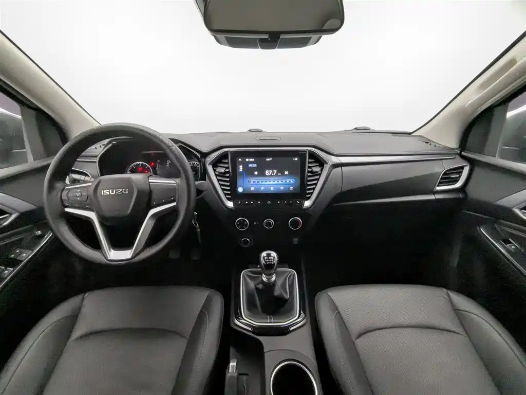 Isuzu D-MAX 2023 — фото 5
