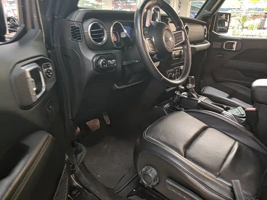 Jeep Wrangler 2021 — фото 15