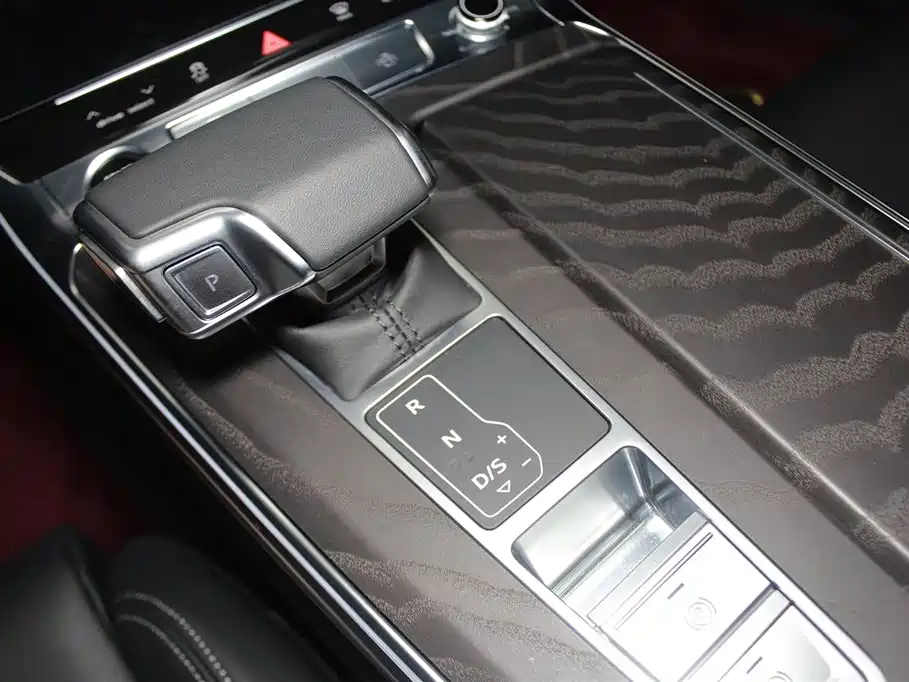 Audi A6L 2025 — фото 12