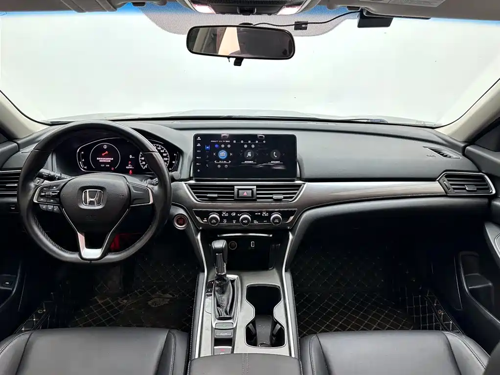 Honda Accord 2022 — фото 10