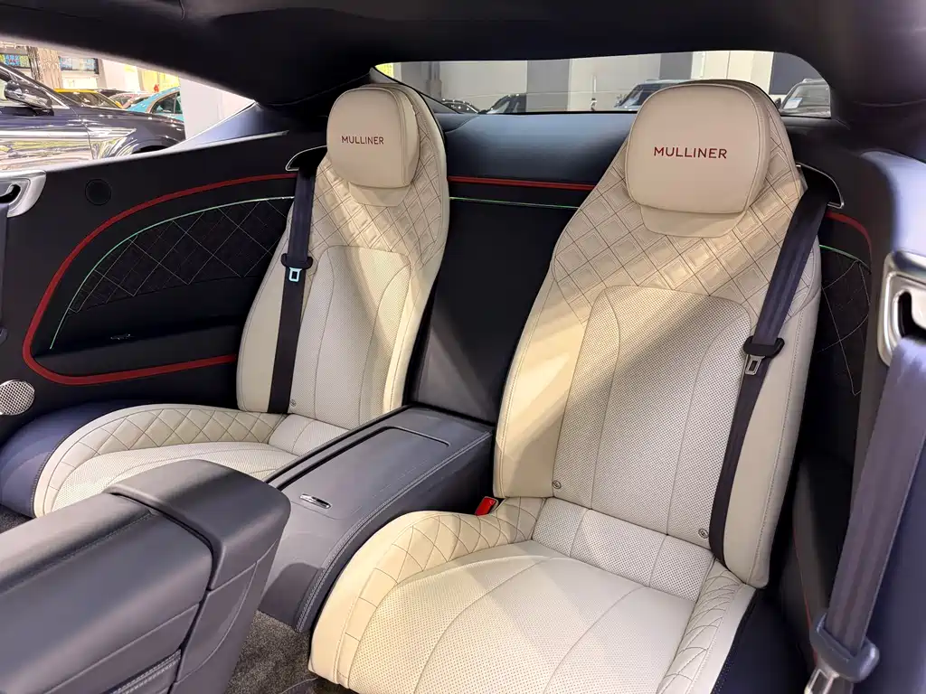 Bentley Continental 2023 — фото 12