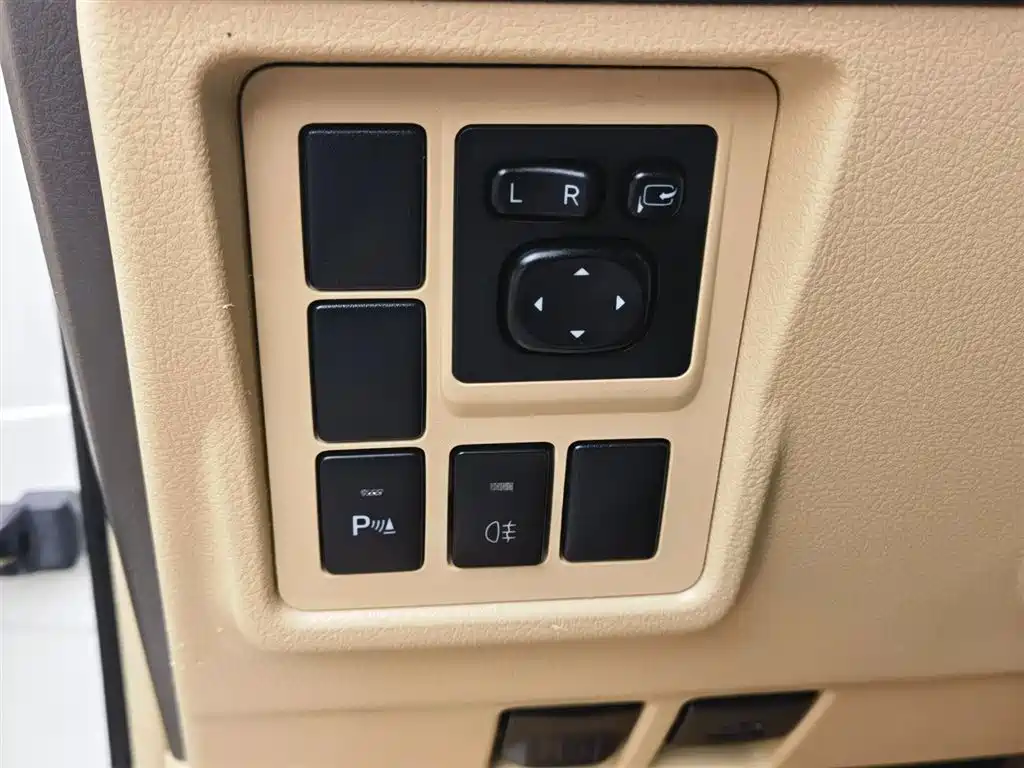 Toyota Prado 2017 — фото 28