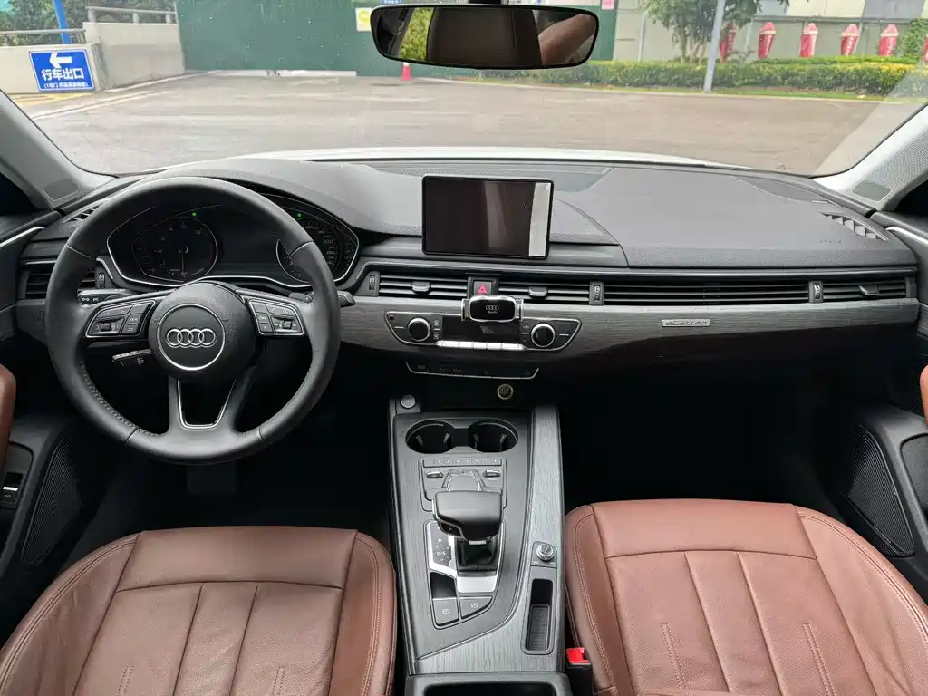 Audi A4L 2016