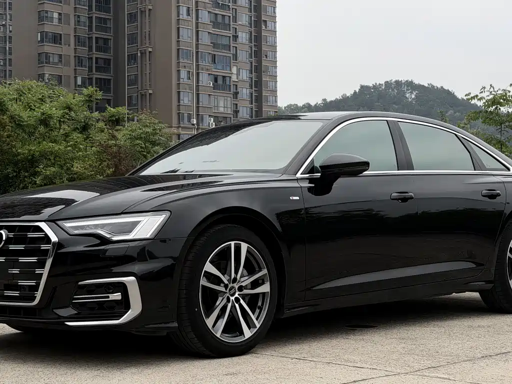 Audi A6L 2024 — фото 1