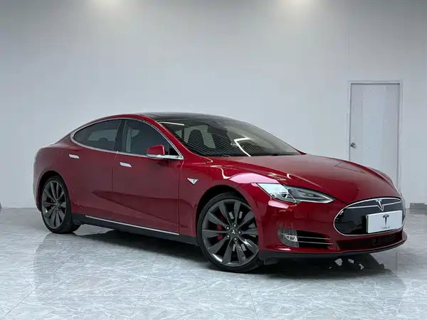 Tesla Model S 2015