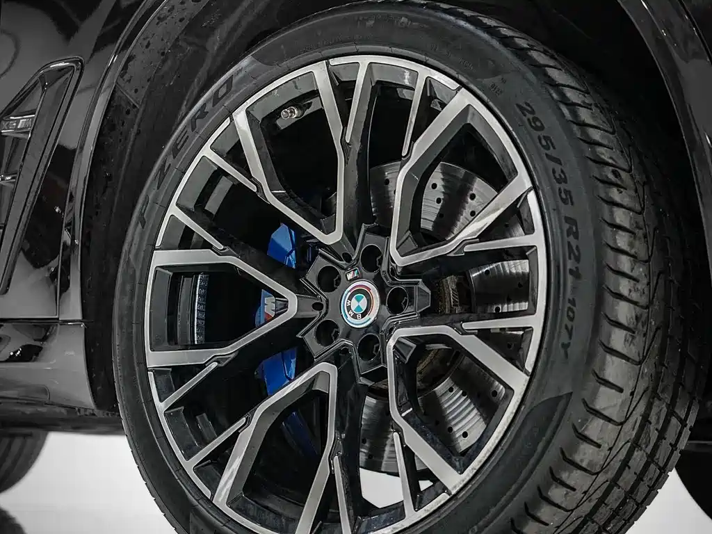 BMW X5 M 2022 — фото 17