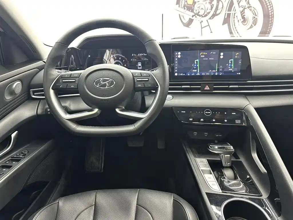 Hyundai Elantra 2022 — фото 15